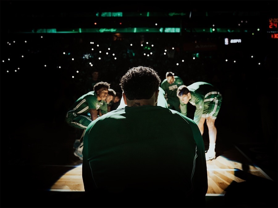 九游-包含塔图姆回归赛场，突破纪录首场状态亮眼，G2观众沸腾！的词条